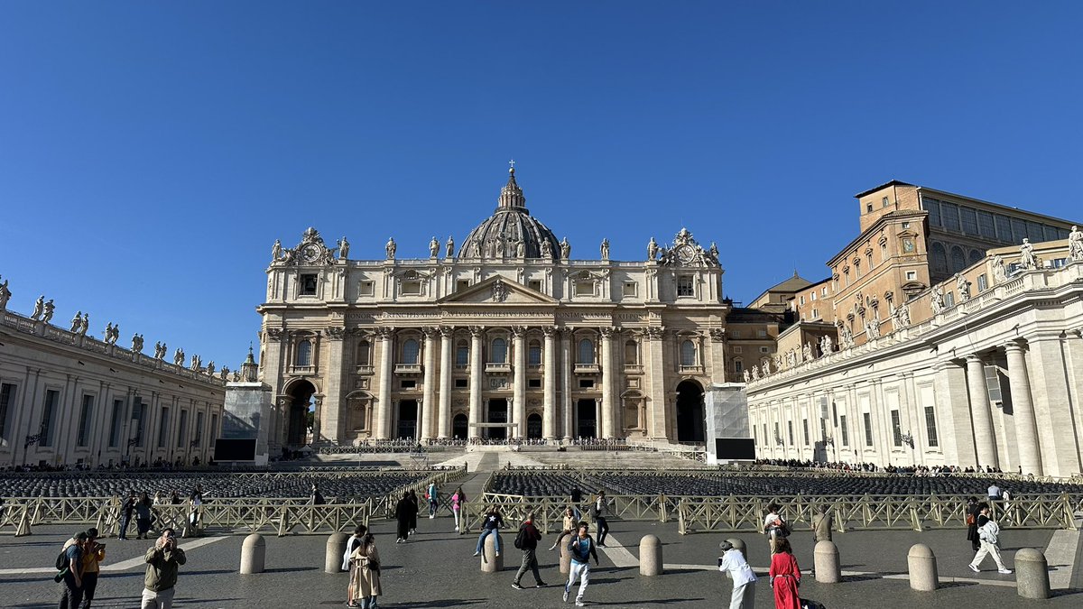 razvaniftene✖️ tweet media