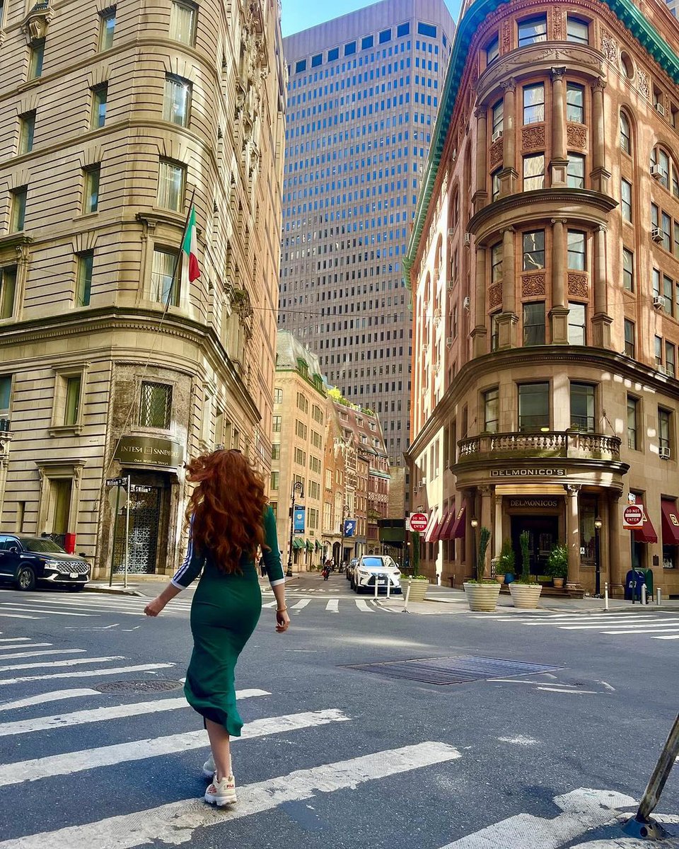 DianBiemans's tweet photo. Autumn in New York City ๐บ๐ธ๐
#newyorkcity #manhattan #broadway #usa #autumn #fall #redheadseason #redhead #ginger #curls https://t.co/q6h16gt5em