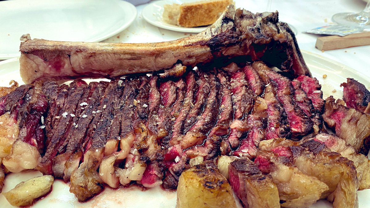 Seguimos con gambas, alcachofas, rodaballos y txuletas de vaca machorra espectaculares, nivel top top. <a href="/casagarras/">Casa Garras</a>