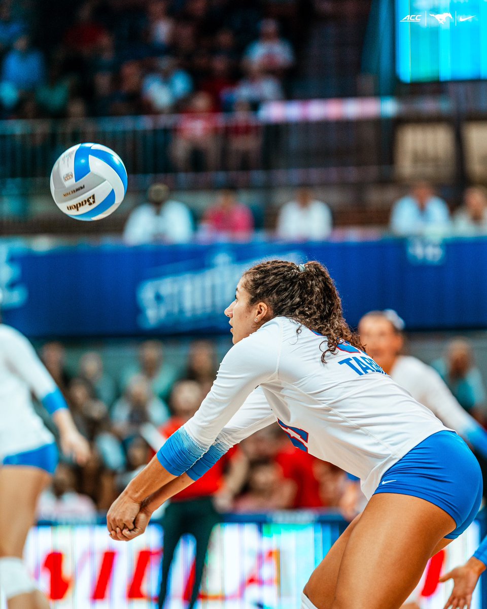 SMUVolleyball's tweet photo. 𝐎𝐧 𝐚 𝐫𝐨𝐥𝐥 👏

Maya Tabron secures her 1000th dig in her career. Congratulations Maya! 

#PonyUpDallas | @SMUMustangs https://t.co/WEHm9TcwJB