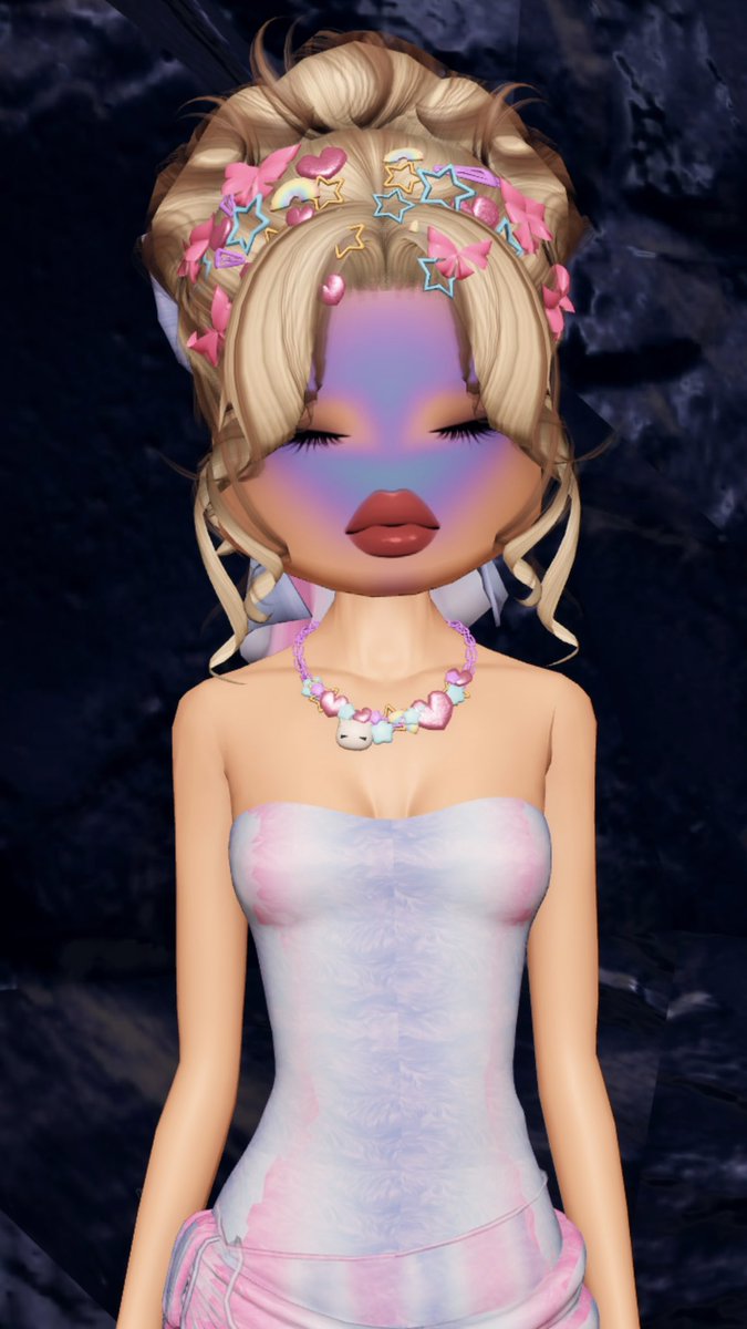 SadGirlLulu's tweet photo. #DressToImpress #dress2impress 

Self-Care Sunday 💅🏻

Made a face mask inspired by the viral 2013 #GlamGlow facial mask! https://t.co/GE0uD3QJFm