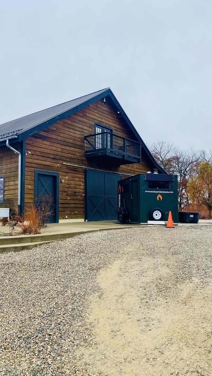 MiMobileSauna's tweet photo. Another awesome event at @robinhillsfarm hosted by #LunaWolfRetreats in #ChelseaMichigan __
—
#Sauna #Michigan #MobileSauna #MichiganMobileSauna #PureMichigan #SaunaTime #Yoga https://t.co/4KlmOR4xUQ
