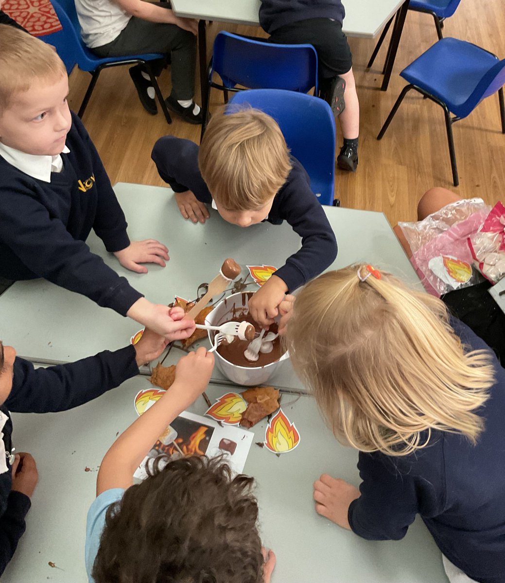 EYFS  -  This week the children enjoyed the story of 'The Quiet Little Firework'. They had lots of different learning experiences linked to fireworks and bonfire night. Friday's Goldentime was pretending to toast marshmallows on a bonfire and dipping in chocolate. Yum!