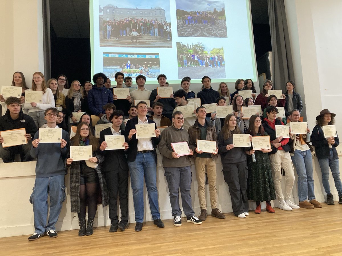 Un samedi matin très agréable pour cette remise des diplômes ! Une occasion pour échanger avec nos anciens élèves engagés dans leurs nouvelles aventures scolaires! On leur souhaite dorénavant grande réussite! #insieme #NDK
