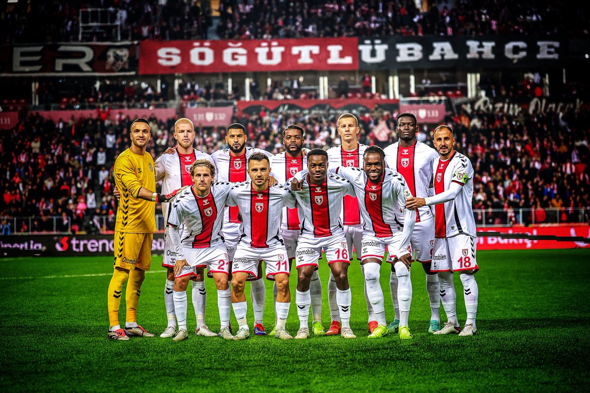 Zorluklar, haksızlıklar, bizi yıldırmaz aksine biz daha da kenetleniriz! 

Sonuna kadar mücadele, sonsuza kadar destek!!!

#Samsunspor | #TrendyolSüperLig | #Galatasaray