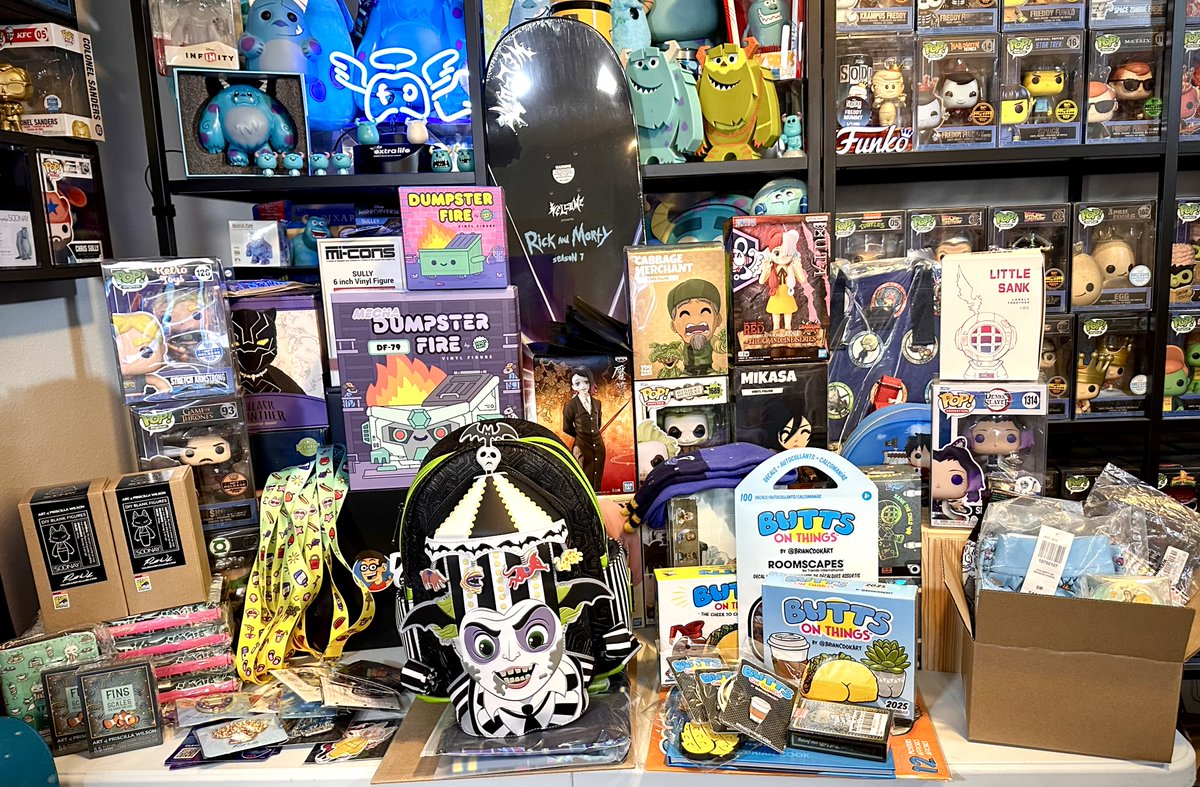 CSSully's tweet photo. #NerdsUnite5ExtraLife!
I'm LIVE, raising funds for #ExtraLife &amp; we're about to cover the amazing prizes that we'll be giving away for Extra Life!
💙 https://t.co/ADWdZw9Oj7
You could WIN something from this photo just for donating! https://t.co/6KD1nnsCfi