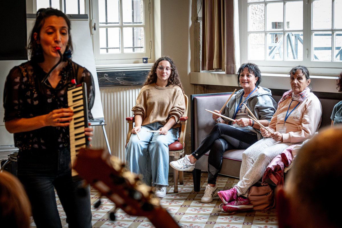 OdpPompiers's tweet photo. #Ensemble | L’après-midi s’est poursuivie dans la bonne humeur🤩. Les parents ont pu participer à de nombreux ateliers proposés par nos intervenants. Merci à eux 🙏! https://t.co/FAUPVD8L7M