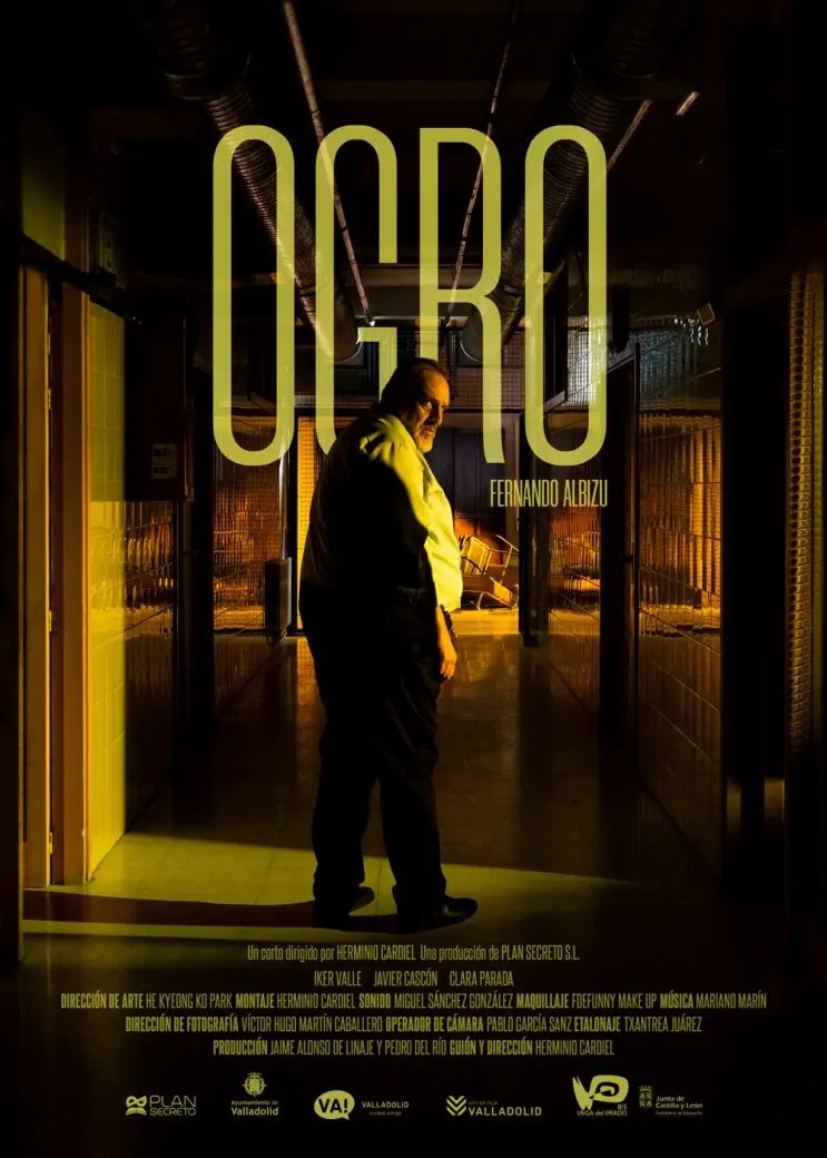 Despedimos la semana con el estreno online del #corto "Ogro", de <a href="/HerminioCardiel/">Herminio Cardiel</a> protagonizado por @FernandoAlbizu

"Una historia de un bedel al que los alumnos apodan "Ogro", que solo busca pasar desapercibido" 🎬

👉 cortosdemetraje.com/cortometrajes/…