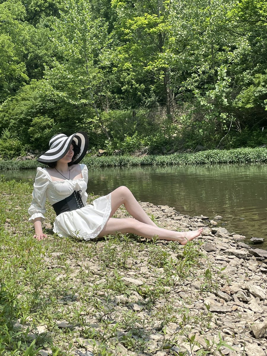 miss_fjord's tweet photo. Playing in the creek is so much fun, I wish I had some friends to hangout with me at the creek https://t.co/M5K3Z4huOD