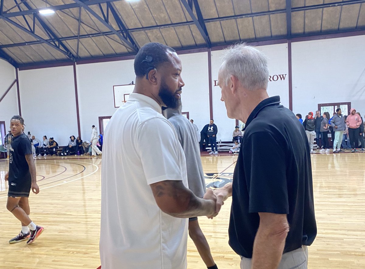 AAA barn 🔥 in New Lebanon, NY!@DarrowHoops 93 <a href="/BridgtonHoops/">Wolverine Basketball</a> 91. Teshaun Steele 16pts, game-saving block at the buzzer. Hunter Te Rantana 21pt, 5 3pfg. Looks like a pro. Ajay Lopes shot 🎯34 pts/5 3pfg for the Wolverines. Sylla Cheickna a force inside w/ 16 pts.