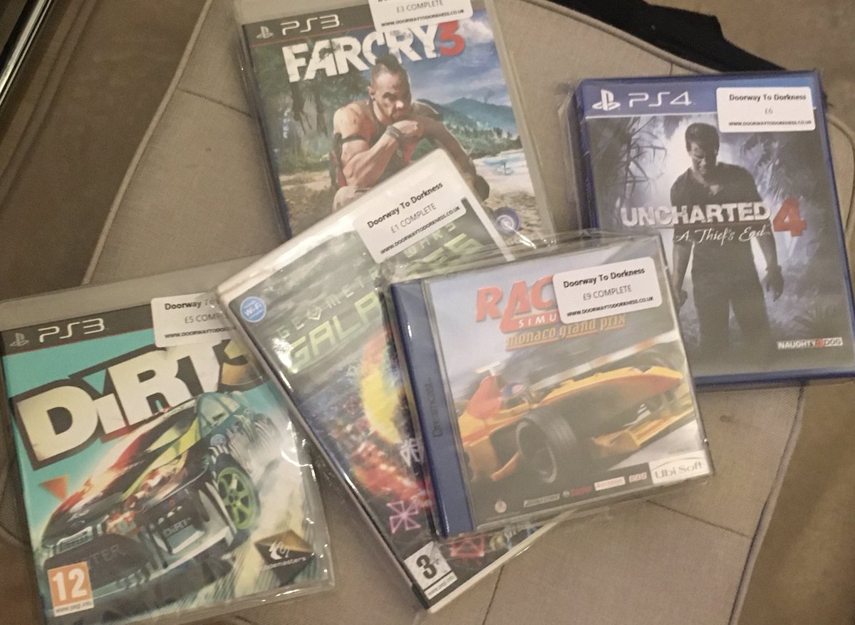 SertesN's tweet photo. My small haul from todays London Gaming Market ๐ #LondonGamingMarket #replayevents https://t.co/FxyLO7VSqg