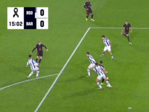 FCB1020CULE's tweet photo. @10JoseAlvarez y no muestran el semiautomatico para no quedar en evidencia, vaya robo https://t.co/5NdP5bTVBG