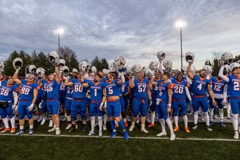 Charlie Snoreck (@charliesnoreck) on Twitter photo After an awesome visit with <a href="/CoachAllender7/">Donald Allender</a> and a great conversation with <a href="/Ryan_Munz/">Ryan Munz</a> I am blessed to receive an offer from UW-Platteville! <a href="/SandburgEagles/">Sandburg Eagles Football</a> <a href="/PrepRedzoneIL/">Prep Redzone Illinois</a> @CoachMurphCSPE <a href="/EDGYTIM/">Timothy “EDGYTIM” OHalloran</a> After an awesome visit with <a href="/CoachAllender7/">Donald Allender</a> and a great conversation with <a href="/Ryan_Munz/">Ryan Munz</a> I am blessed to receive an offer from UW-Platteville! <a href="/SandburgEagles/">Sandburg Eagles Football</a> <a href="/PrepRedzoneIL/">Prep Redzone Illinois</a> @CoachMurphCSPE <a href="/EDGYTIM/">Timothy “EDGYTIM” OHalloran</a>