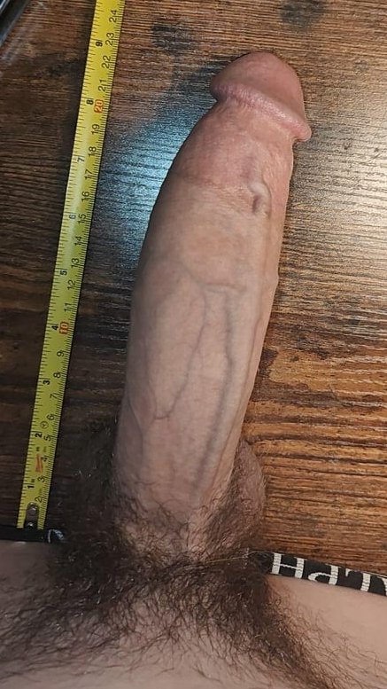 ThickDream's tweet photo. Retweet if you're over 30 years old &amp; wanna suck this dick. 😘 https://t.co/7GB0TYNjTZ