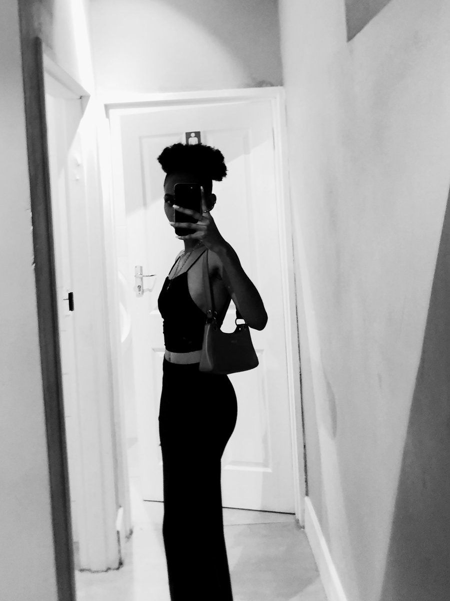 clothesfitwell's tweet photo. Forgot to post my birthday pictures😂🙌but we turned 24 
02 november❤️🥺 https://t.co/k4gNbzvhUA