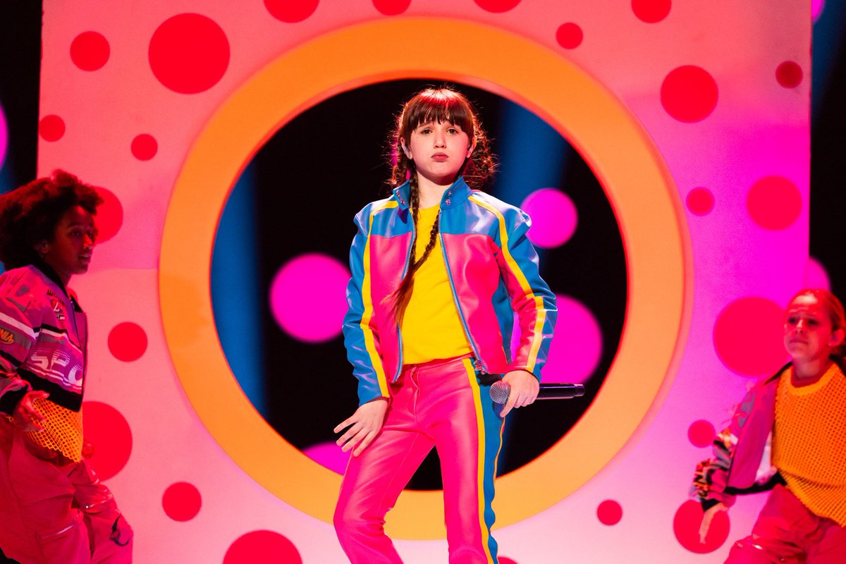 ¡Primeras imágenes oficiales del ensayo de Chloe DelaRosa en la Caja Mágica de Madrid! 😍 

#EurovisionJunior2024 

📸EBU