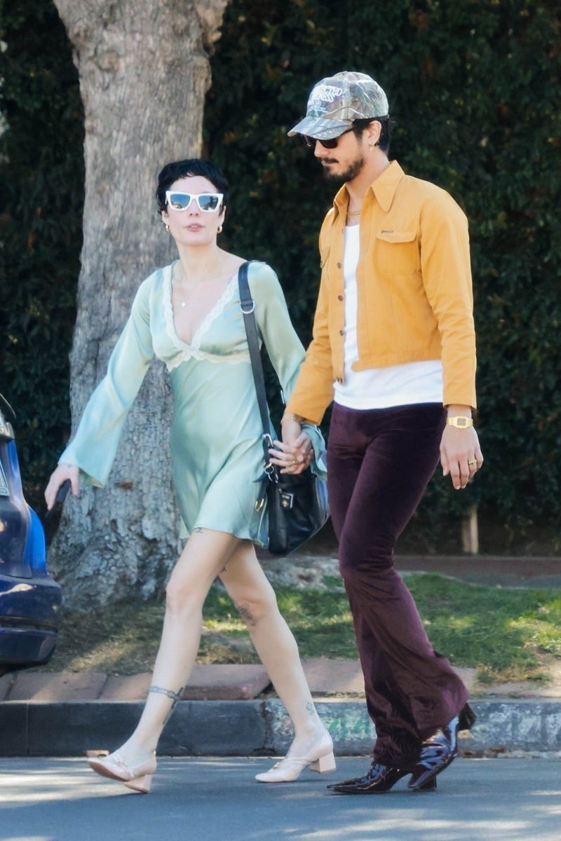 HalseyOnStats's tweet photo. Halsey with Avan Jogia in Los Angeles recently. https://t.co/06EVfbFTgG