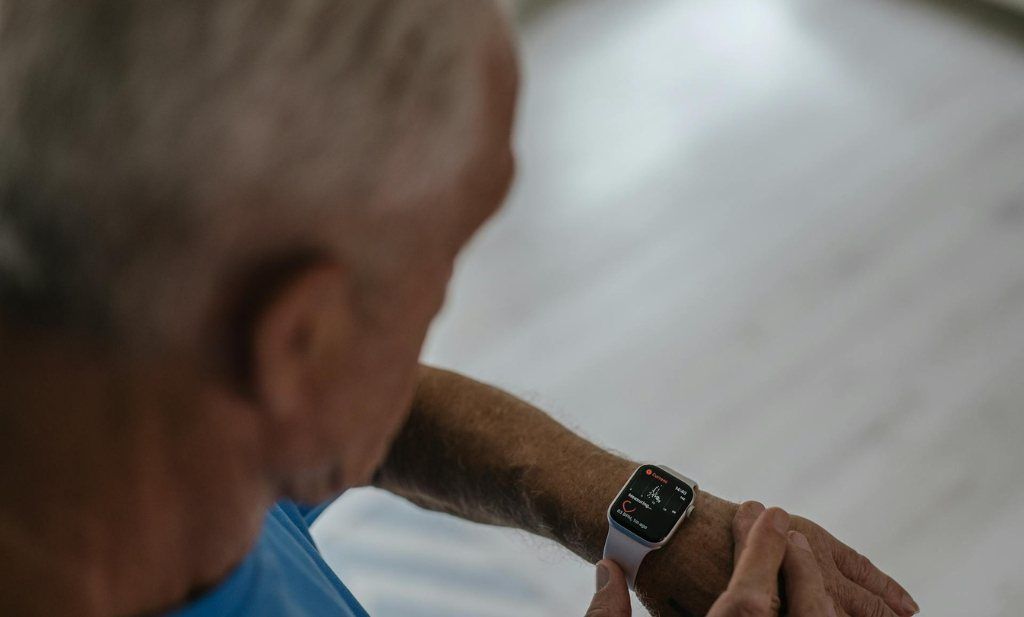 foodlog_nl's tweet image. &quot;Een diëtist kan je wel vertellen hoe je gezond moet eten, maar de verleidingen in de ongezonde voedselomgeving weerstaan is andere koek.&quot;
#gezondheid #voeding #diëtist #gezondeten
foodlog.nl/artikel/een-pi…