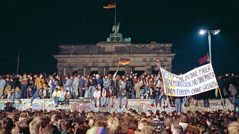 #Mauerfall 35 years