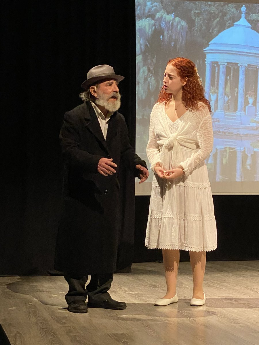 EMDValldoreix's tweet photo. Els grups teatrals valldoreixencs @TeatreEspiral, Magma i @marxosos El Cercle tornen portar a l’escenari de la Nau de Cultura la ‘Trilogia Rusiñol’ per estrenar la 30a edició de la Mostra de Teatre de #Valldoreix https://t.co/K8RGHhoUxL