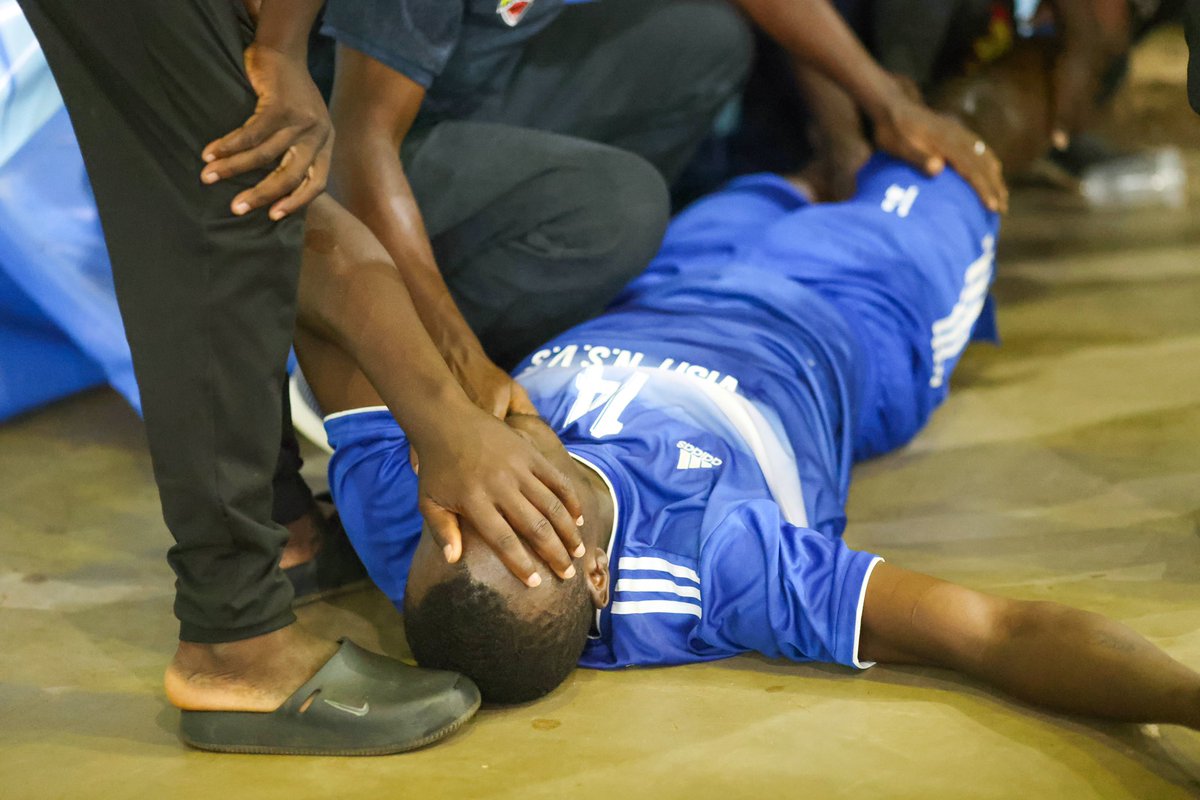 Banzuma12's tweet photo. Get well soon silver. https://t.co/C2iWozF07L