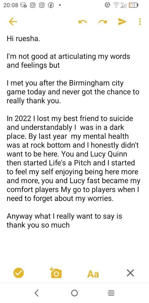 AJD772's tweet photo. they say never meet your heros or idols but today i met @RueshaLJ and she is honestly the sweetest person around. 
i dont think she relised how much this photo meat to me so i wanted to write this letter to thank her as i didnt get to at the game so ruesha if you see this thank u https://t.co/9LCIeGBleg
