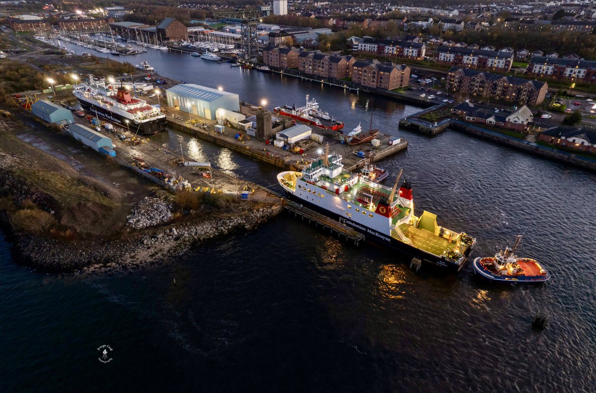 DougieCoullPix's tweet photo. 1/2 - Few from this evening as Bute moved to James Watt Dock.
#calmac #mvbute #ferry #shipping #riverclyde #inverclyde #greenock https://t.co/cbhlhRhZ9i