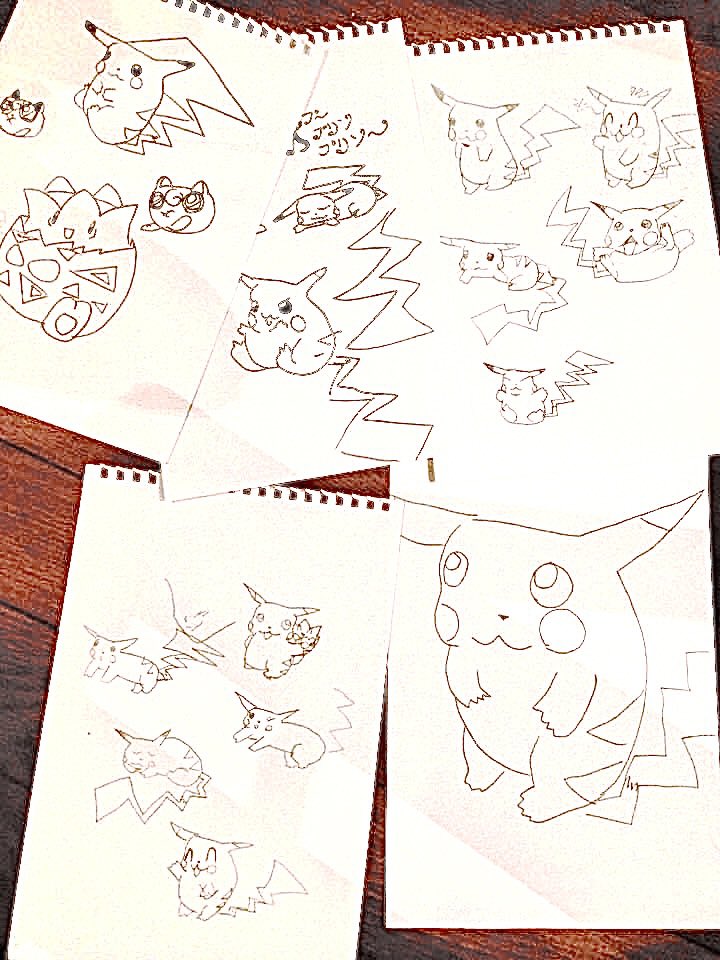 幼き頃に描いたポケモン出てきてキュートすぎた。
ピカチュウのシッポが難しかったのか抜き出して練習してるのめっちゃわかるわ