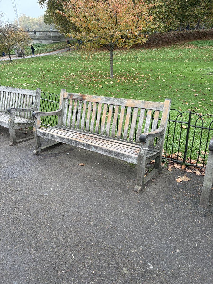 bildadification's tweet photo. bildad quote on the bench, i repeat, bildad quote on the bench (no i didn’t write it, but had to take a picture) 😌💅🏻✨ https://t.co/r3cg6QLVip