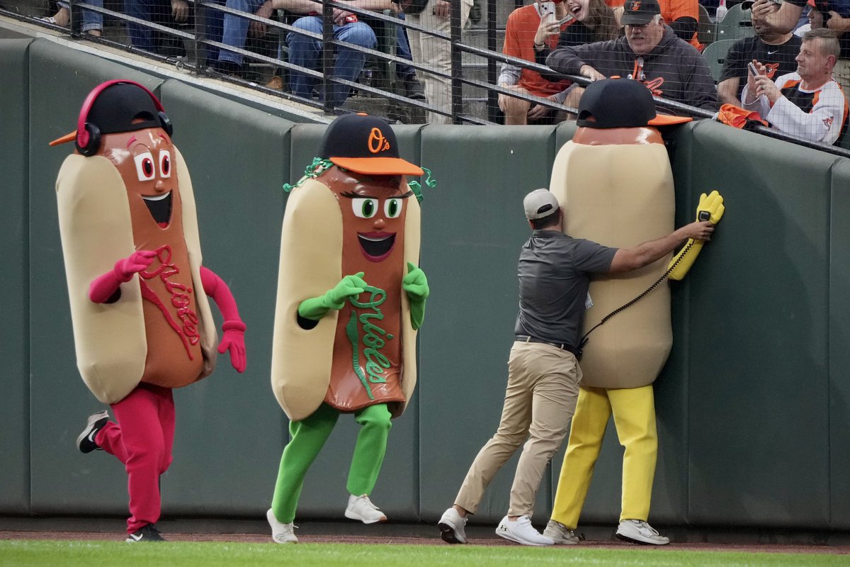 y00lz's tweet photo. some sports pics i entered in an October photo contest #FreeMustard https://t.co/yJv1xXPijW