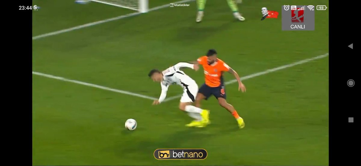 Bunu görmeyen de hakemlik yapmasın