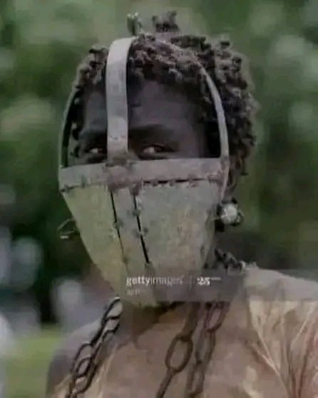 Piicools's tweet image. Ce masque métallique était utilisé pendant l'esclavage pour 3 raisons principales : 

Thread :