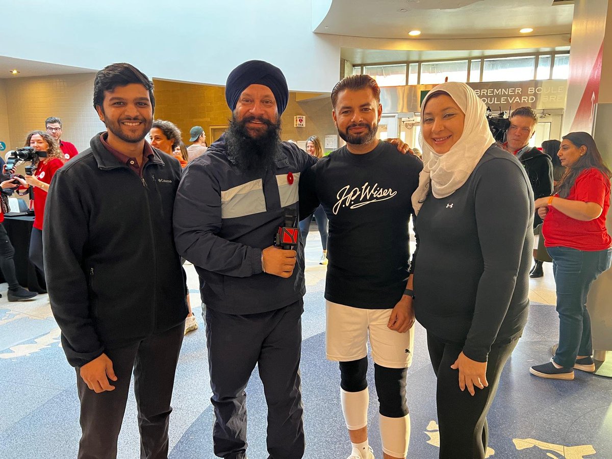 ymediagroup's tweet photo. Y Media Exclusive: United Way's CN Tower Climb Up Challenge 2024
@UWGreaterTO
#YMediaGroup #YMediaExclusive #UnitedWay #CNTowerClimb #ClimbUpChallenge #TorontoEvents #CommunitySupport #CharityChallenge #UnitedWayGTA #FundraisingEvent #YMediaUpdates https://t.co/AJ01sXeudL