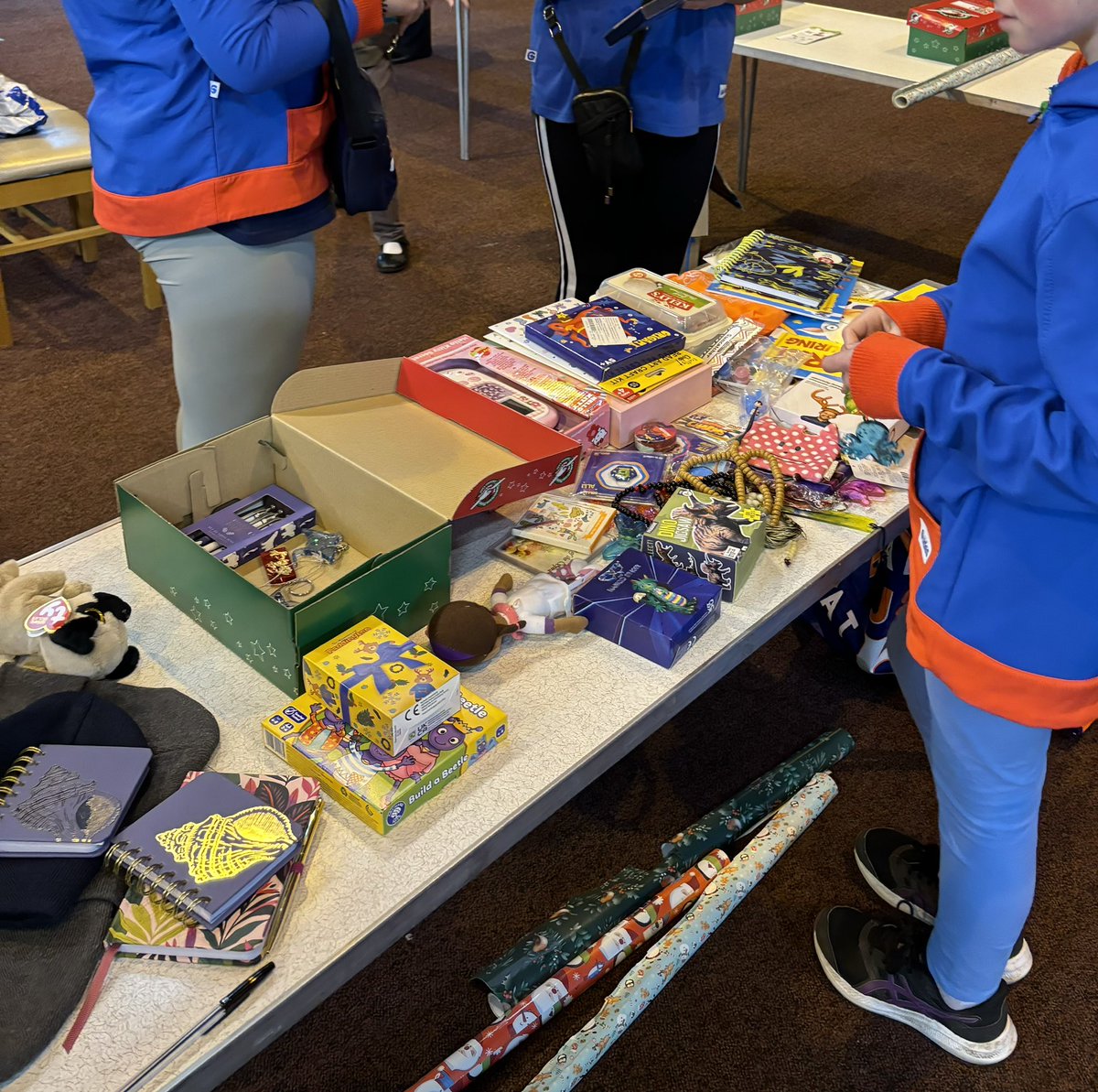 A busy #RemembranceDay2024 <a href="/StMildredsLee1/">St. Mildred’s Church, Lee</a> parading flags, serving refreshments &amp; packing <a href="/SamaritansPurse/">Samaritan's Purse</a> boxes