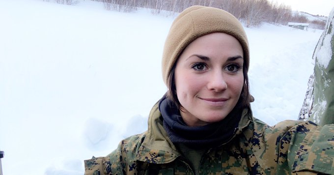 4 pic. Happy Birthday Marines !! ? https://t.co/ksJkOFhAY4