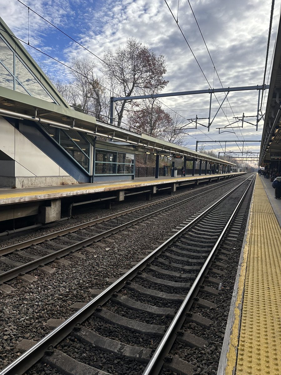 melanielobue's tweet photo. This is finally happening tomorrow! @voydocumentary 🖖 On the train to NYC right now. Let's go! #tothejourney #StarTrekVoyager https://t.co/0Epig7sor4