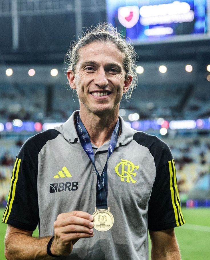 Campeão do Sub-17
Campeão do Sub-20
Campeão no Profissional,

Tudo isso no mesmo ano. Ídolo eterno.