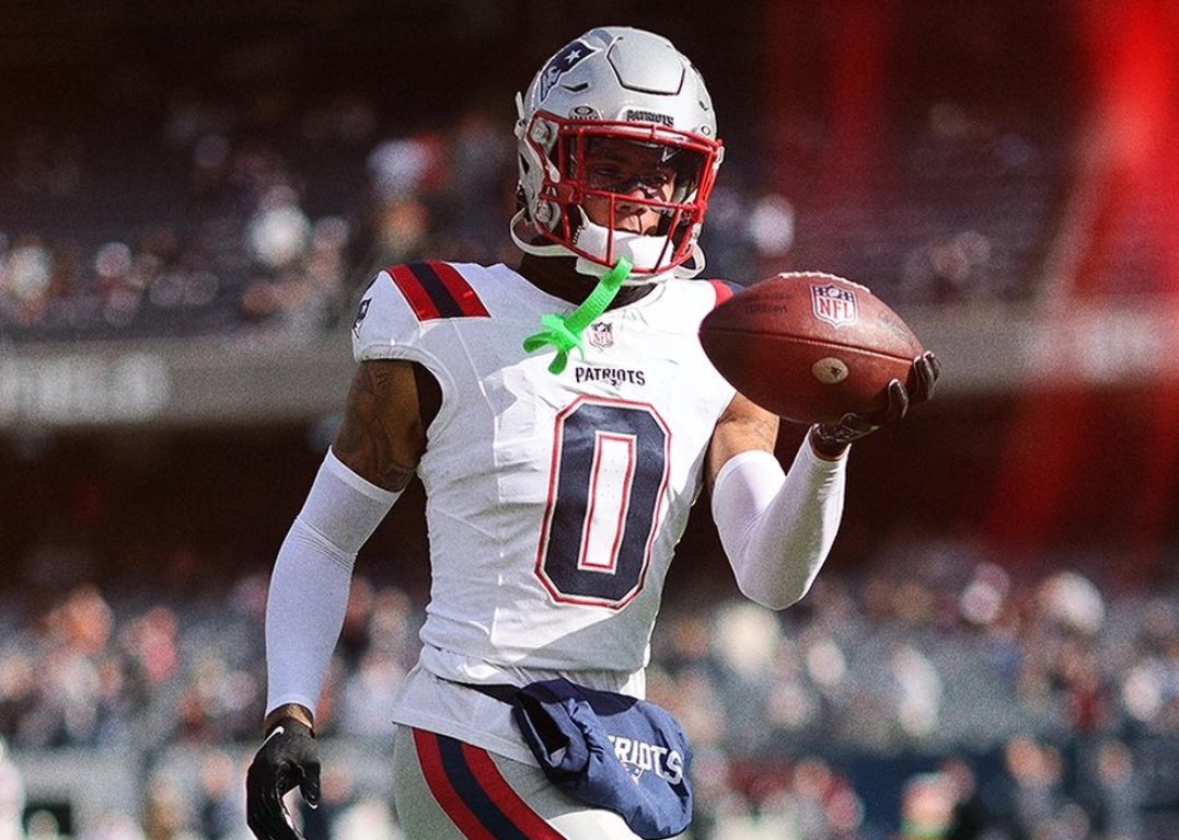 #Patriots CB Christian Gonzalez against the #Bears WRs:

vs DJ Moore
2 Targets
1 Catch Allowed
18 Yards Allowed

vs Keenan Allen
0 Targets
0 Catches Allowed

vs Rome Odunze
2 Targets
0 Catches Allowed

🔒