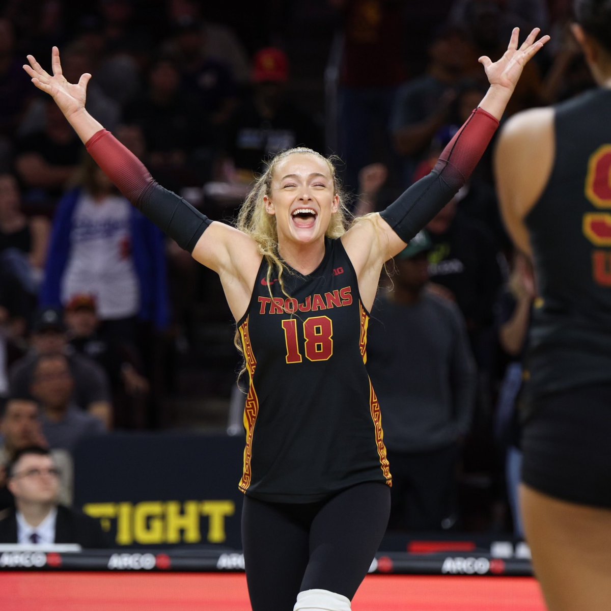 ⚔️ #TROJANvii

STARTERS
   #20 USC 🆚 Indiana

⚔️ OH BATENHORST
⚔️ DS GOSNELL
⚔️ MB ARIAIL
⚔️ MB FORD
⚔️ OPP LIVINGS
⚔️ S TUANIGA
⚔️ LIB TRUBINT 

#FightOn ✌️🏐 #B1GVolleyball 
   𝗧𝗛𝗘 𝗣𝙇𝘼𝗖𝗘 𝗧𝗢 𝗕𝗘.