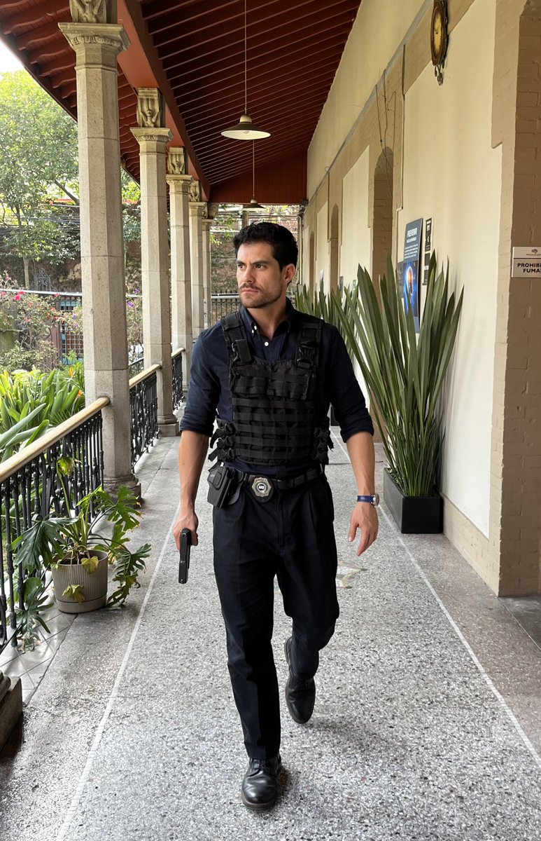 Estoy disfrutando muchísimo ser Joaquín Rivas en Juegos de amor y poder.
 ¡Ya quiero que lo conozcan!