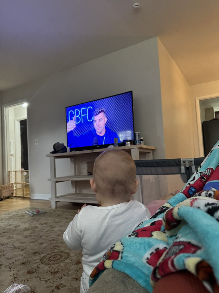Ty_Allen75's tweet photo. Stella loves hearing about @ChelseaFC from @MrGeorgeBenson https://t.co/JlSiPhRuUC