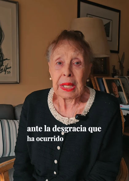 tiempodecambios's tweet photo. https://t.co/XK4bnCoXqJ
"J U N T O S"  se ve perfectamente que somos mejores...  
"Los jóvenes son la generación del barro, no la de cristal". 
Como actriz una mas que grande, como persona lo mas de lo mas @gemmacuervo_oficial 
Adorable es poco 📷 📷 admirable!!! https://t.co/iuy7JwVQM1
