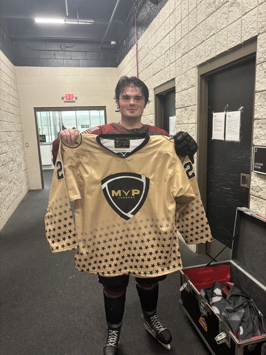 CockHockey's tweet photo. Congrats Aiden Dunphy on winning the Veterans Cup MVP!! https://t.co/HDH4vH08ke
