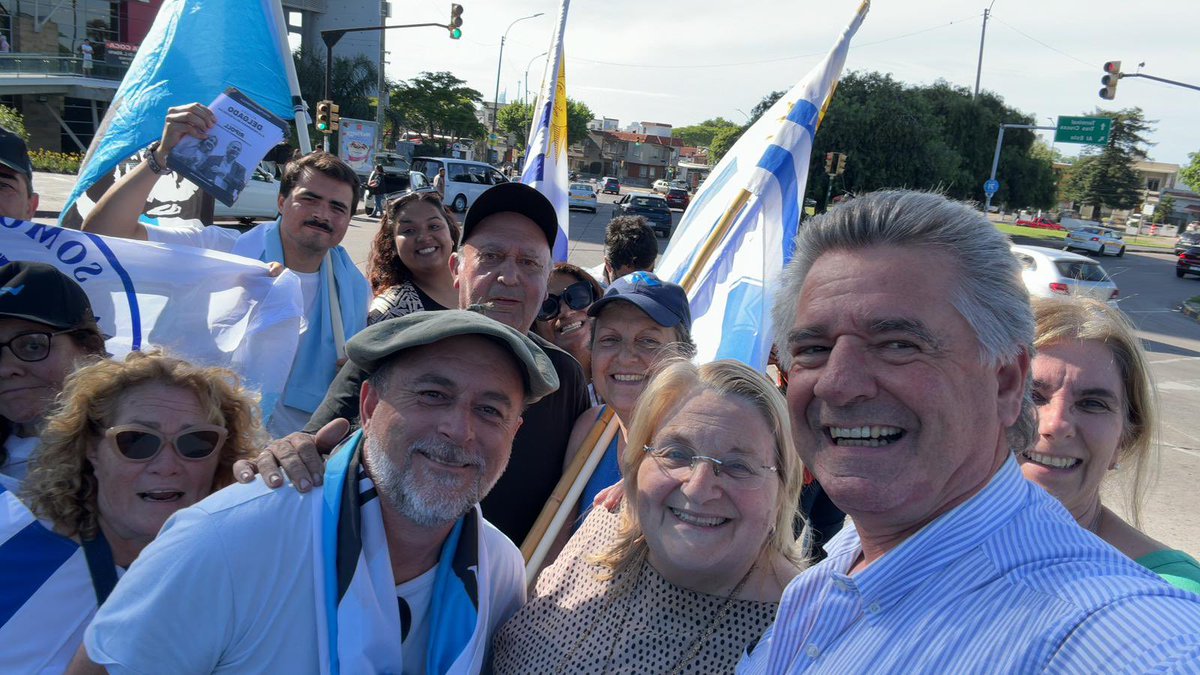 GerardoAmarilla's tweet photo. Tarde de militancia en Nuevo Centro y Antel Arena junto con la Coalición Multicolor en Montevideo 💪 Un país en Marcha @AlvaroDelgadoUy https://t.co/o9dUwuBu4r