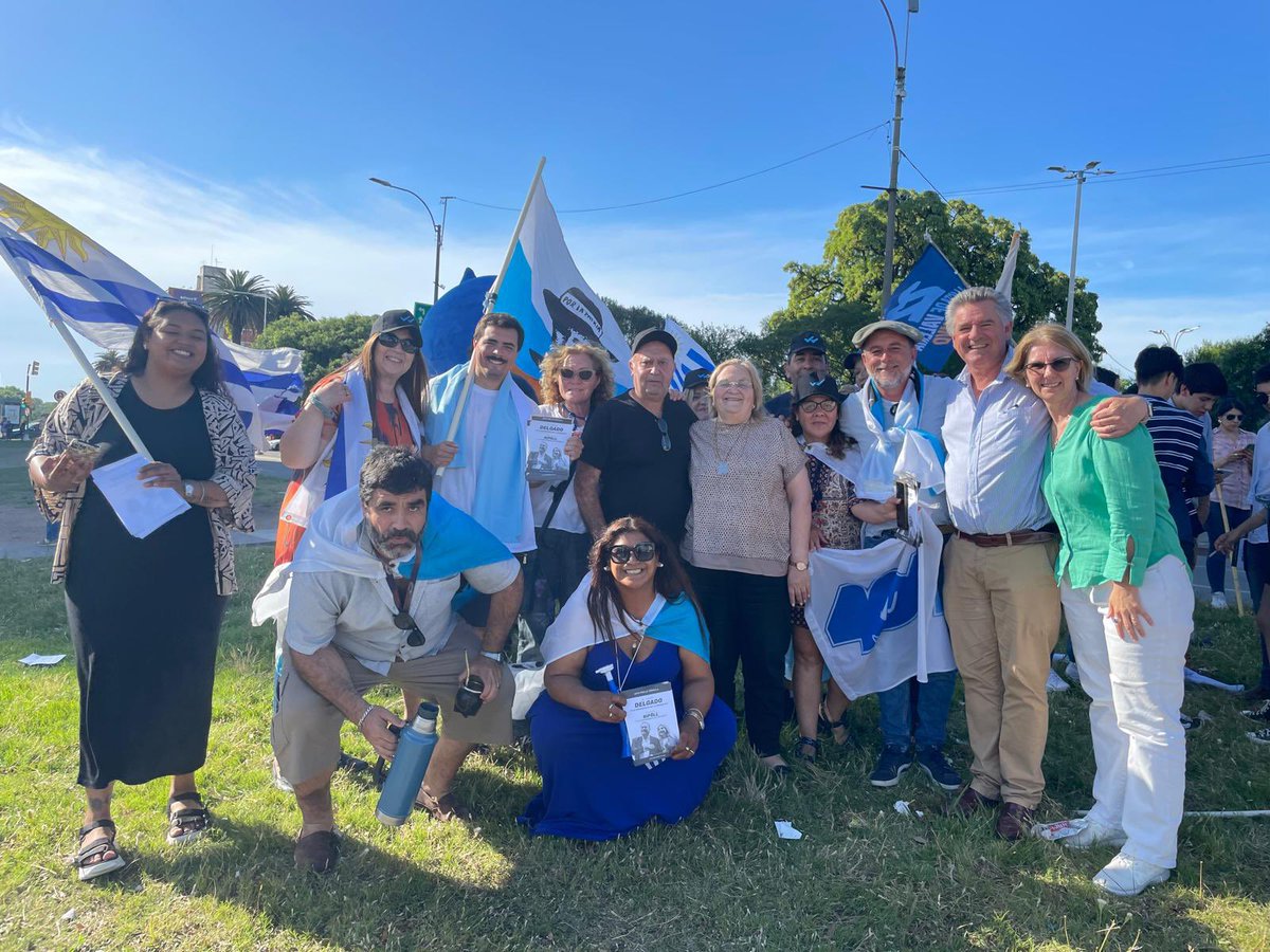 GerardoAmarilla's tweet photo. Tarde de militancia en Nuevo Centro y Antel Arena junto con la Coalición Multicolor en Montevideo 💪 Un país en Marcha @AlvaroDelgadoUy https://t.co/o9dUwuBu4r