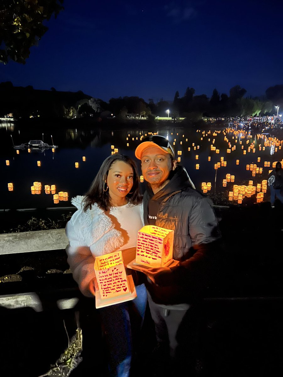 CedessDoe's tweet photo. Water lantern festival ❤️ https://t.co/tZpTfowf8h