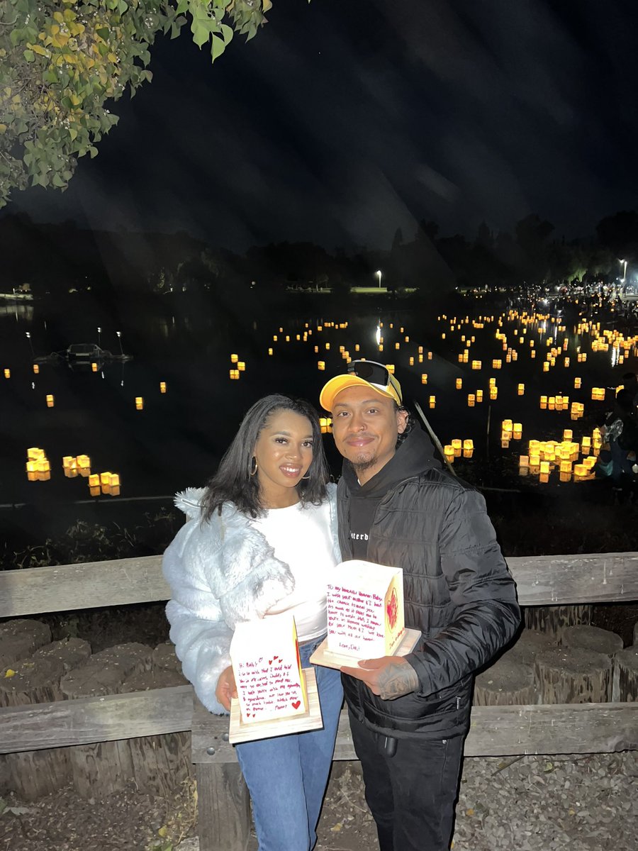 CedessDoe's tweet photo. Water lantern festival ❤️ https://t.co/tZpTfowf8h