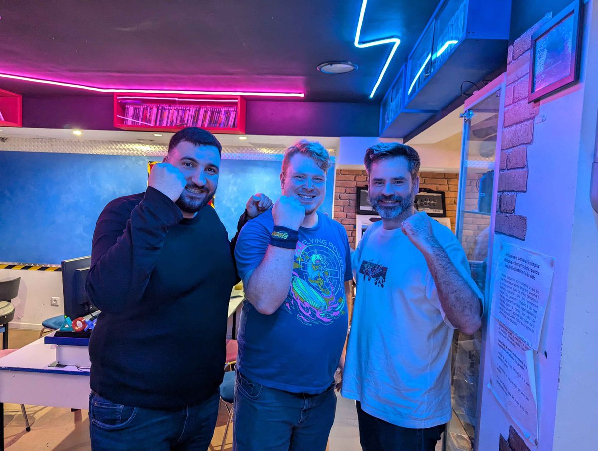 zerovital75's tweet image. Merci à tous et toutes pour votre bonne humeur lors de cette session détente special Windjammers chez les amis de l’@ExtraLifeCafe 

Pyrotek allait pas faire semblant, gg ! Même quand c’est la détente, ça brise💪
Bravo au top 3 sur 15 participants !

S/o JeffVader from the USA ❤️