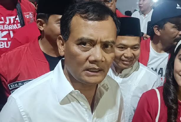 Dua kali debat, dua kali menebarkan HOAX dari panggung debat :
1. Menyebut desa Temparak (dengan menggebu2 pula) ada di ujung timur Jawa Tengah. Faktanya, nama desa Temparak tidak ada (HOAX)
2. Menyebut desa Sikunir sebagai desa tertinggi di dunia. Faktanya, nama desa Sikunir