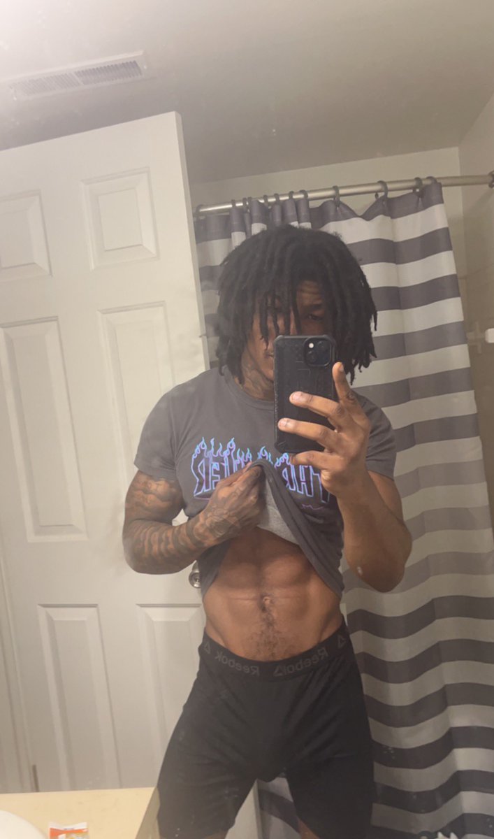 bigblaccMMM's tweet photo. What y'all think? 🥵
Bttms RT 🍑🔥 https://t.co/PkJlbSlXWG